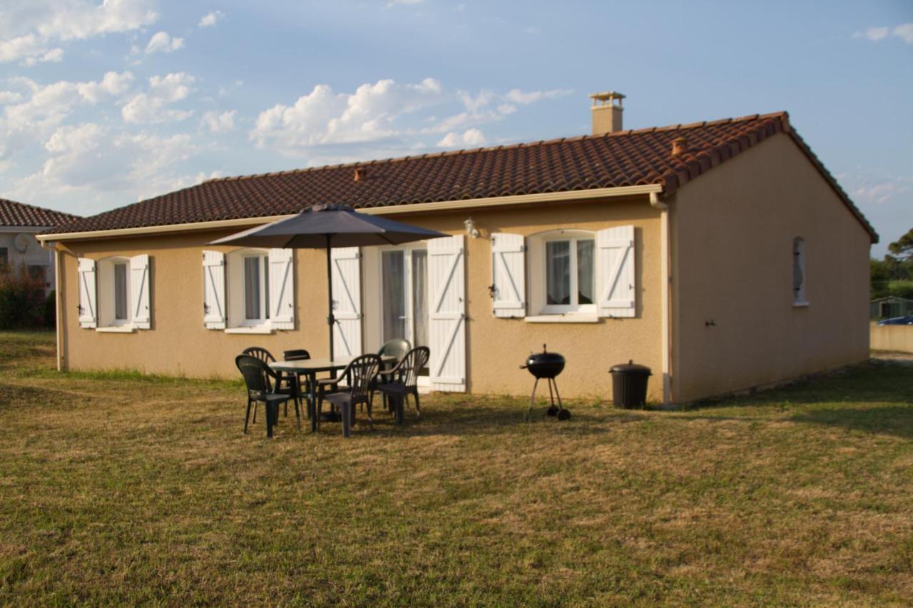 Villa Les Lauriers De Lomagne Lavit Exterior foto
